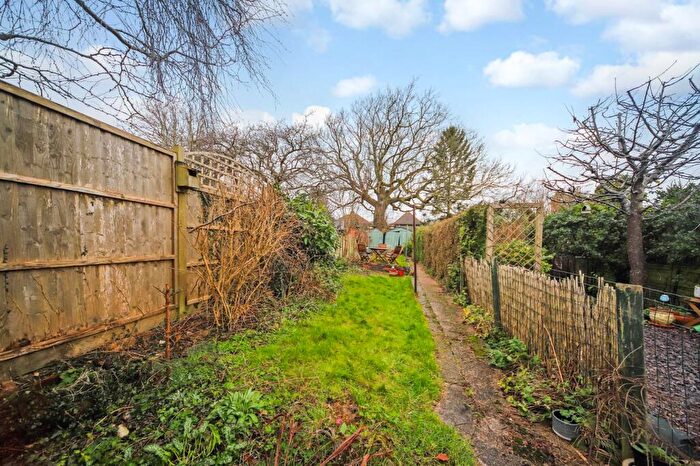 3 Bedroom End Of Terrace House For Sale In Longfield Road, Tring, HP23