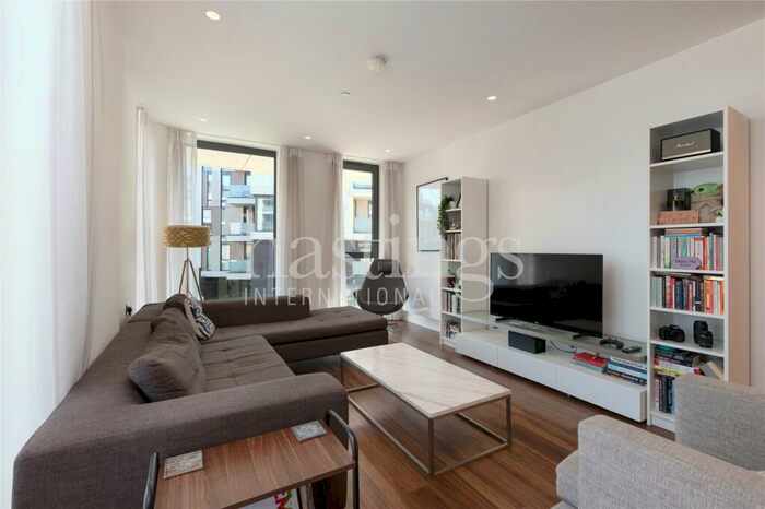 3 Bedroom Apartment To Rent In Hornbeam House, Quebec Way, London, SE16