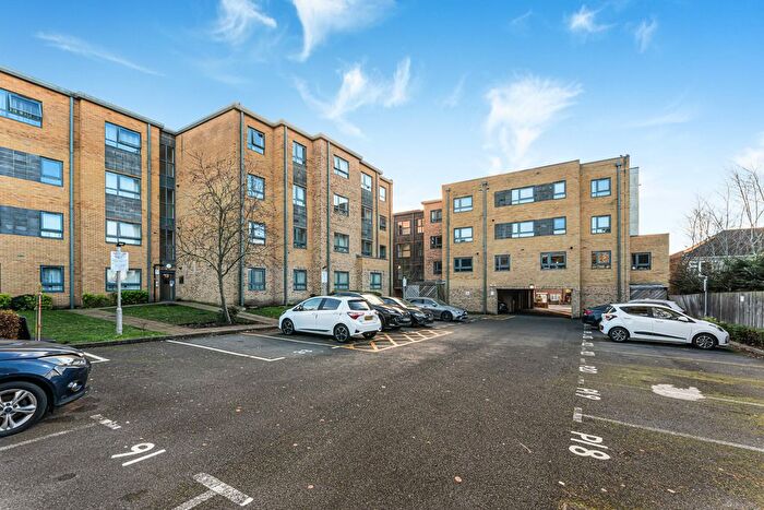 2 Bedroom Flat For Sale In Alana Heights, Kings Head Hill, E4