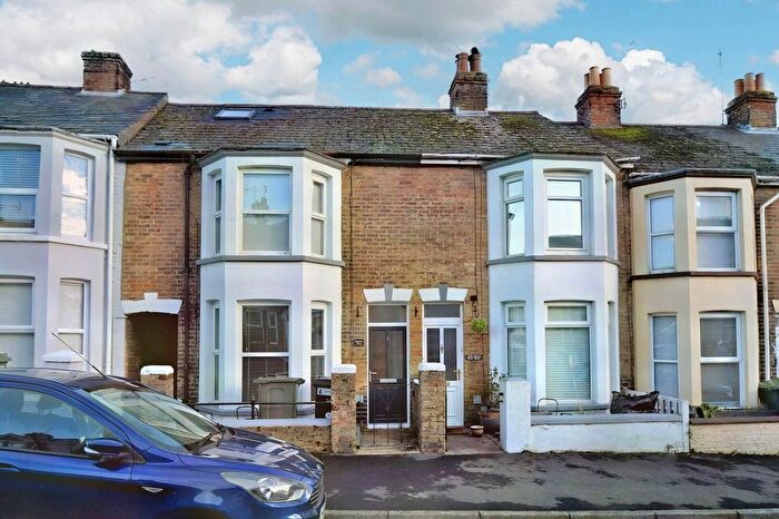 4 Bedroom Terraced House To Rent In Pelham Road, Cowes, PO31