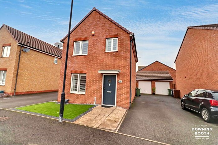 3 Bedroom Detached House For Sale In Lakelot Close, Willenhall, WV12