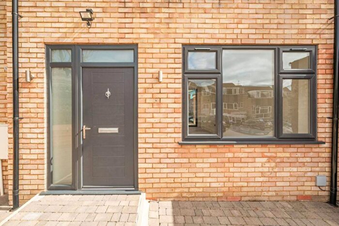 4 Bedroom Semi Detached House For Sale In Garland Close, Hemel Hempstead, HP2