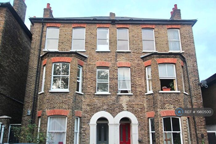 2 Bedroom Flat To Rent In Thurlow Hill, London, SE21