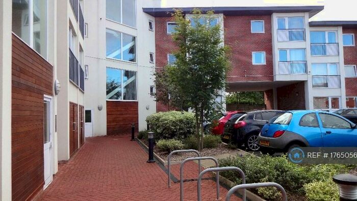 2 Bedroom Flat To Rent In Kirk Beston Close, Leeds, LS11