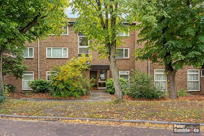 1 Bedroom Flat For Sale In Buckingham Avenue, Perivale, Greenford, UB6