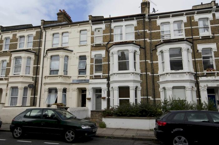 2 Bedroom Flat To Rent In Saltram Crescent, Maida Vale, London, W9