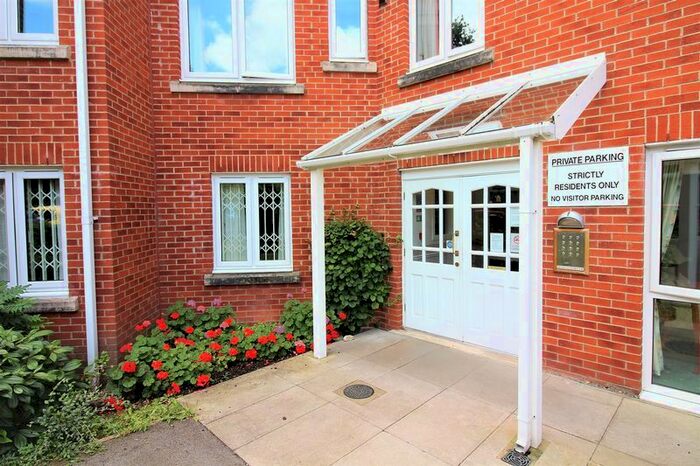 1 Bedroom Property To Rent In Victoria Court, Victoria Avenue, Chard, Somerset, TA20