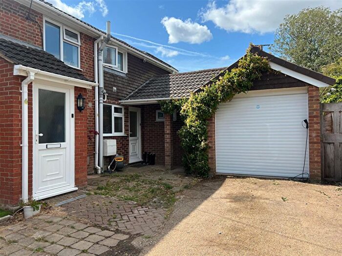 3 Bedroom Semi-Detached House For Sale In New Town Street, Chartham Hatch, Canterbury, CT4