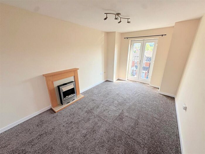 2 Bedroom Apartment To Rent In Tinsley Avenue, Cradley Heath, West Midlands, B64