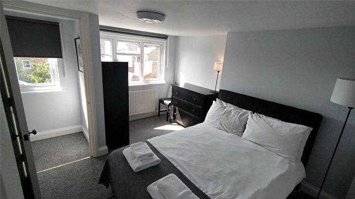 2 Bedroom Apartment To Rent In Short Let - Bedroom, Bathroom St Floor Flat In Summertown, OX2