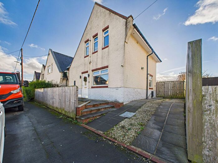 3 Bedroom Semi-Detached House To Rent In The Crescent, Consett, DH8