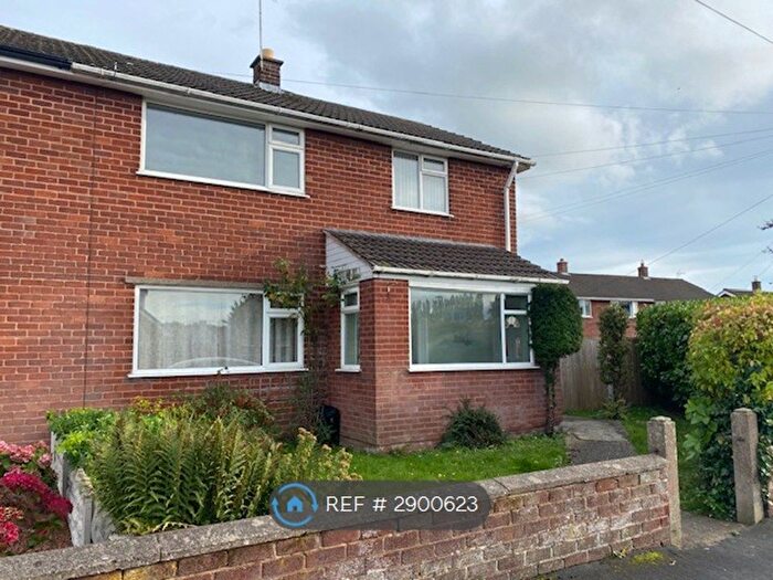 3 Bedroom Semi-Detached House To Rent In Woodlands Close, Mold, CH7