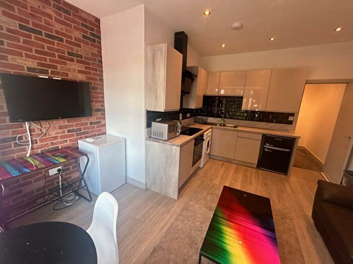 2 Bedroom Detached House To Rent In B Maryvale RoadBournvilleBirmingham, B30