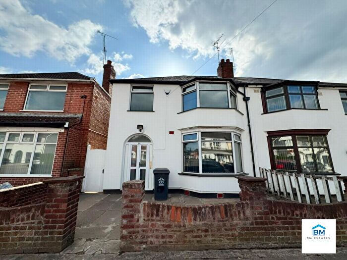 3 Bedroom Semi-Detached House To Rent In Kitchener Road, Leicester, LE5