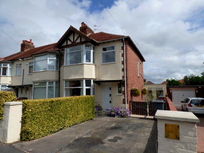 3 Bedroom End Of Terrace House To Rent In Sandhurst Avenue, Blackpool, Lancashire FY2
