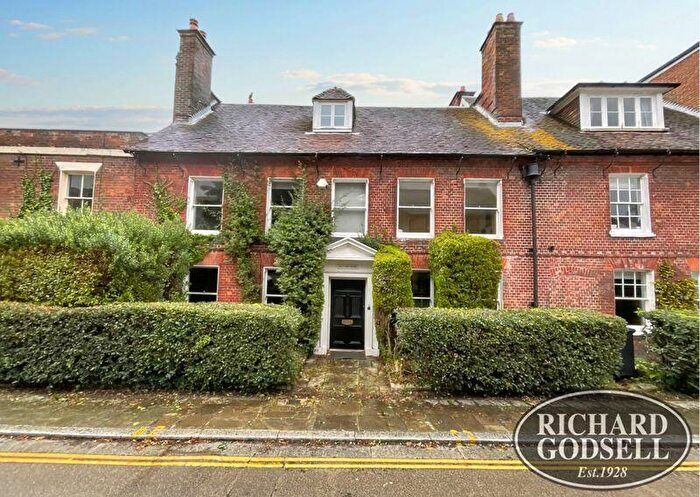 5 Bedroom House To Rent In Christchurch Town Centre, BH23