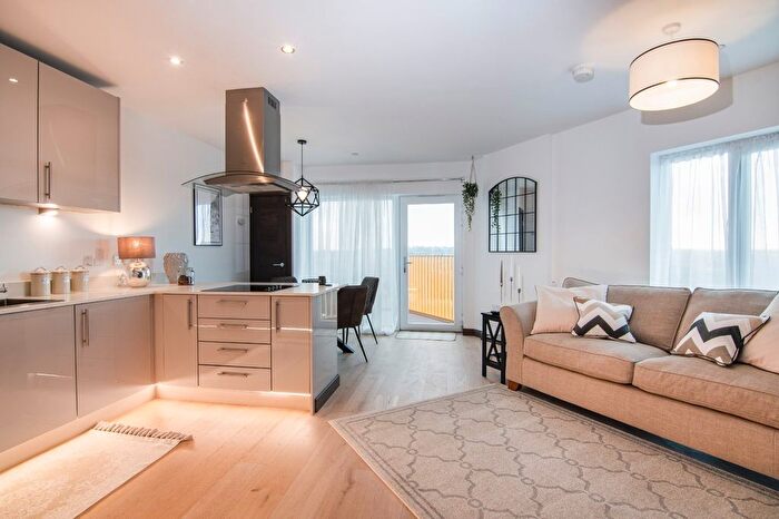 2 Bedroom Flat To Rent In Waterhouse Avenue, Maidstone, Kent, ME14