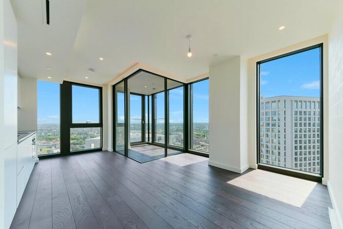 2 Bedroom Flat To Rent In Damac Tower, Vauxhall, London, SW8