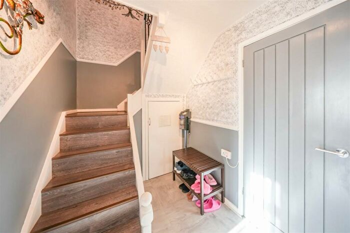 3 Bedroom End Of Terrace House For Sale In Gorsehill, Gateshead, NE9
