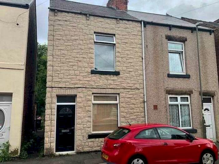 3 Bedroom House To Rent In Chester Street, S40