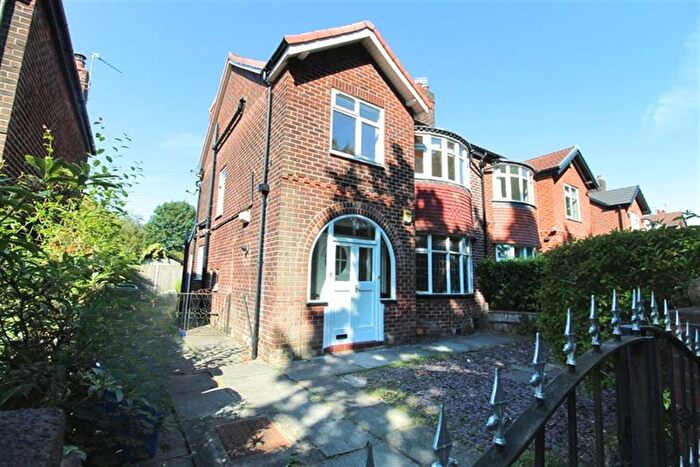 3 Bedroom Flat To Rent In Tatton Road North, Heaton Moor, Stockport, SK4