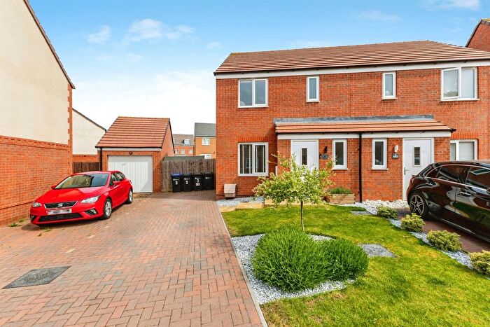 3 Bedroom Semi-Detached House For Sale In Ogilvie Avenue, Northampton, NN2