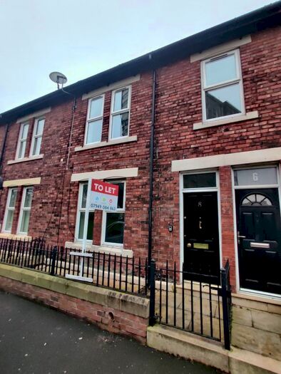 2 Bedroom Flat To Rent In Bensham Avenue, Gateshead, NE8