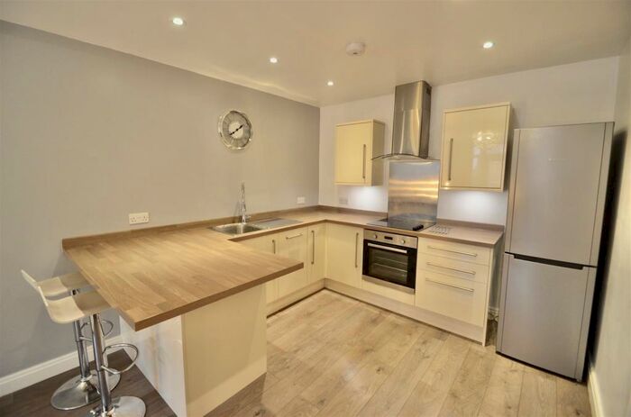 1 Bedroom Apartment To Rent In The Swans, Radcliffe Road, West Bridgford, NG2