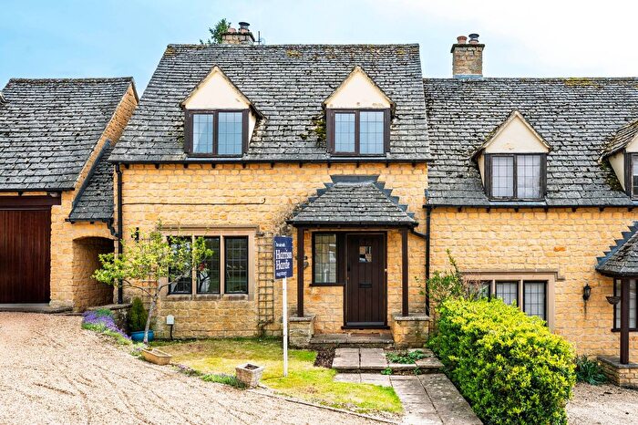 3 Bedroom Semi-Detached House For Sale In Whittlestone Hollow, Lower Swell, GL54