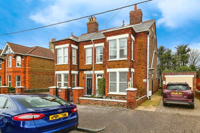 5 Bedroom Character Property For Sale In Austin Street, Hunstanton, PE36