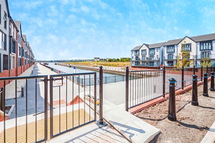 3 Bedroom End Of Terrace House For Sale In Ffordd Darwin, Barry, CF63