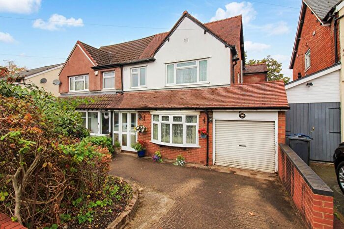 4 Bedroom Semi-Detached House For Sale In Cole Bank Road, Hall Green, Birmingham, B28