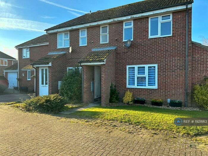 1 Bedroom Flat To Rent In Maypole Green Road, Colchester, CO2