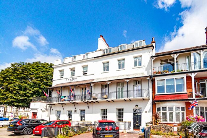 2 Bedroom Flat For Sale In Royal Terrace, Southend, SS1