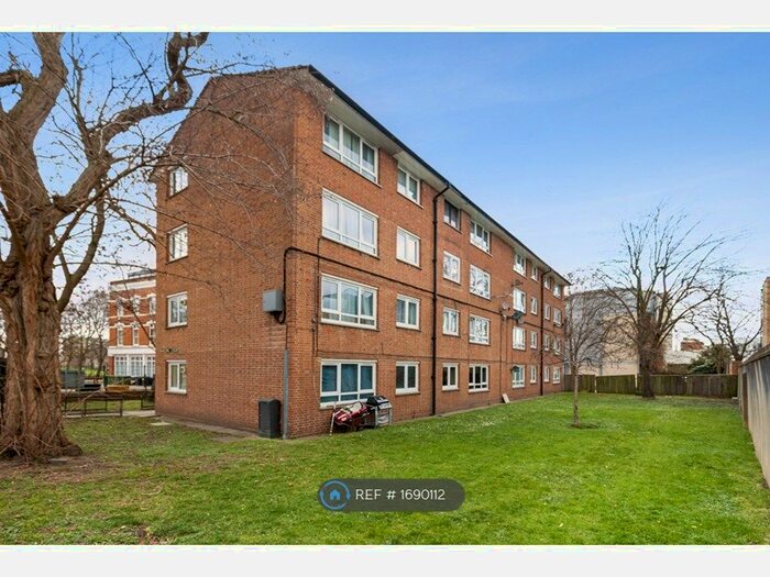 1 Bedroom Flat To Rent In Barling Court, London, SW4