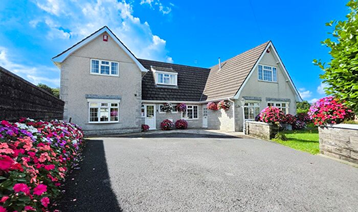 5 Bedroom Detached House For Sale In Carmarthen Road, Fforest, Swansea, SA4