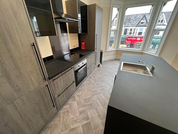 4 Bedroom Flat To Rent In Albany Road, Roath, CF24