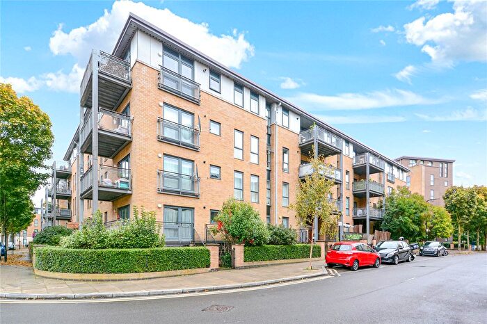 2 Bedroom Flat For Sale In Woodmill Road, Clapton, London, E5