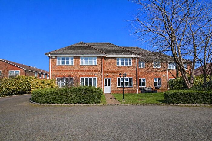 2 Bedroom Flat For Sale In Cumberland Road, Ashford, TW15