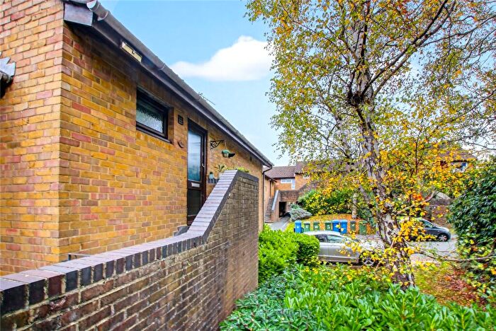 1 Bedroom Maisonette For Sale In Inchwood, Bracknell, Berkshire, RG12