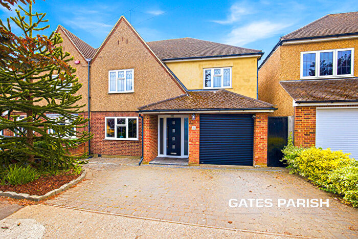 4 Bedroom Semi Detached House For Sale In Marlborough Gardens, Upminster, RM14