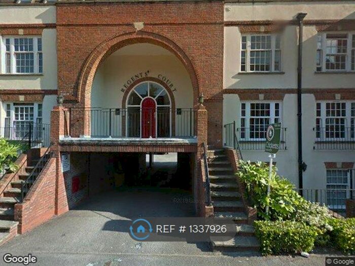 2 Bedroom Flat To Rent In Regents Court, Newbury, RG14