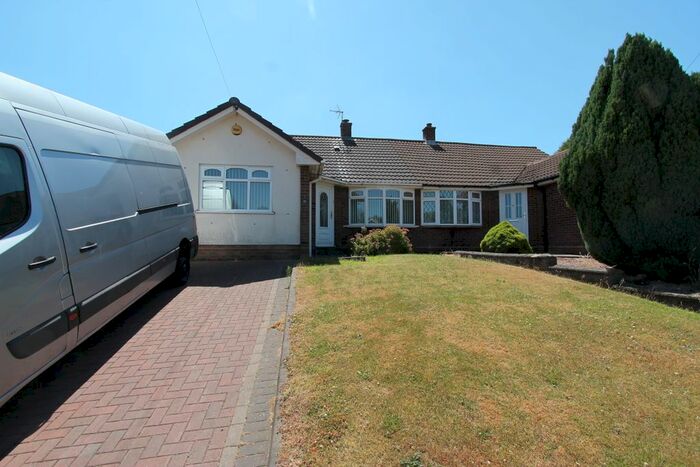 3 Bedroom Bungalow To Rent In Whitecrest, Birmingham, B43