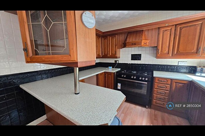4 Bedroom Semi-Detached House To Rent In Claybank Street, Heywood, OL10