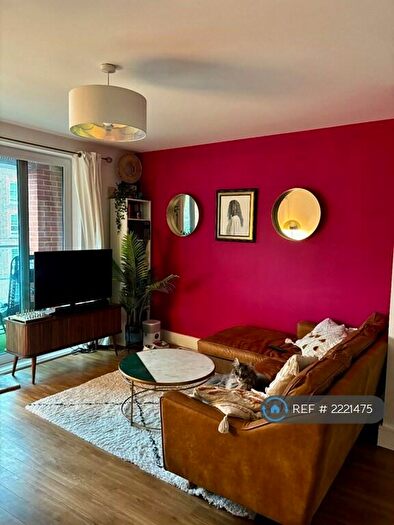 2 Bedroom Flat To Rent In Marlow Court, London, SE8