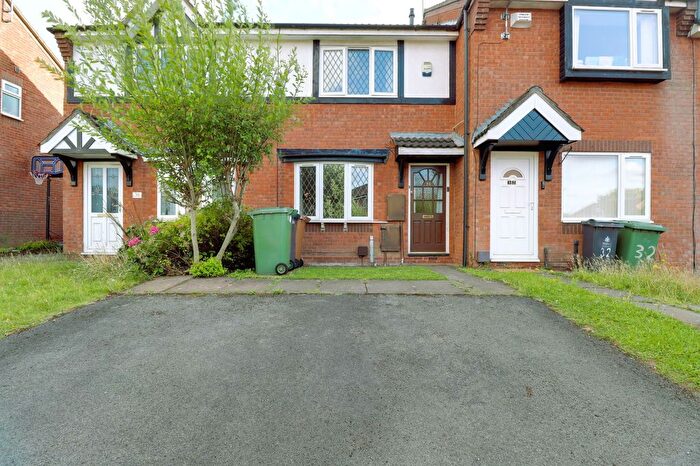 2 Bedroom Town House To Rent In Gleneagles Road, Bloxwich, Walsall, WS3