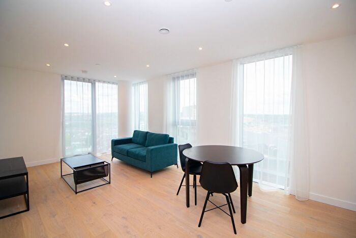 2 Bedroom Flat To Rent In Clarendon Road, Watford, WD17