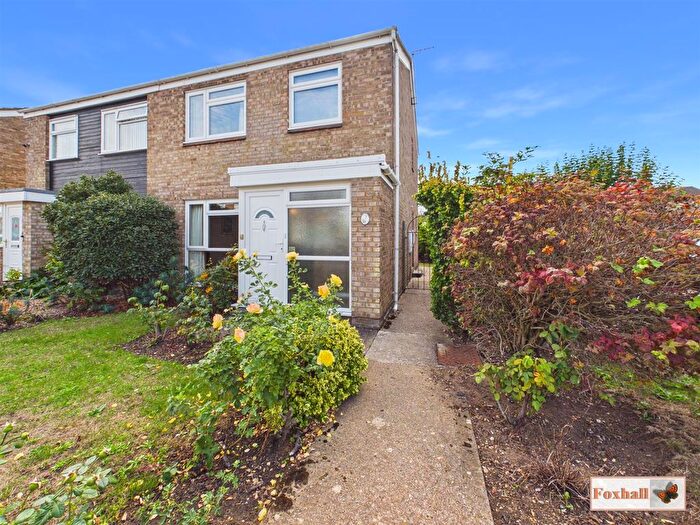3 Bedroom Semi-Detached House For Sale In Maycroft Close, Ipswich, IP1
