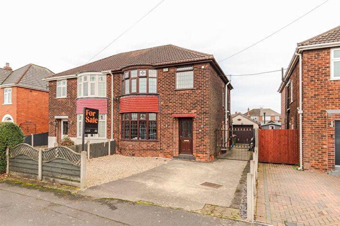 3 Bedroom Semi Detached House For Sale In Peveril Avenue, Scunthorpe, DN17