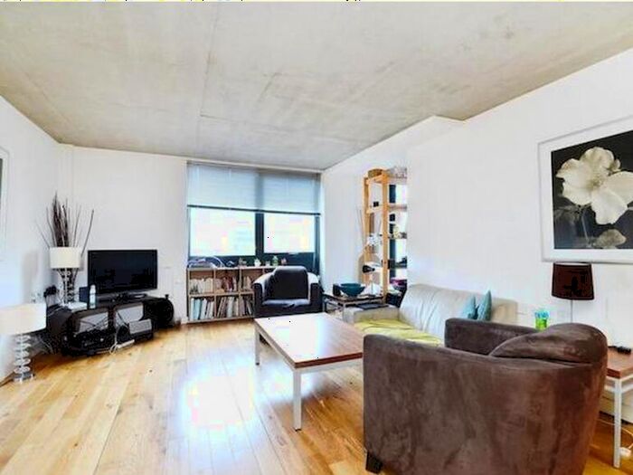 2 Bedroom Flat For Sale In Wood Green, London, N8